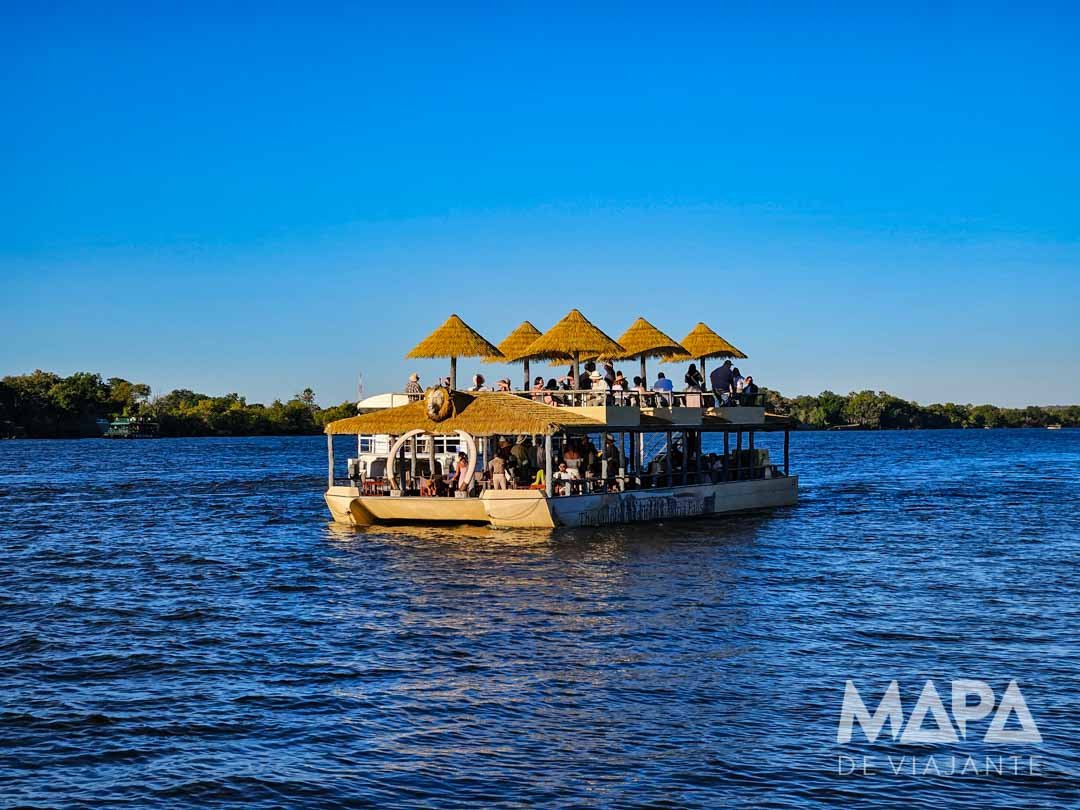 Safari aquático hipopotamos victoria falls zimbábue rio zambeze